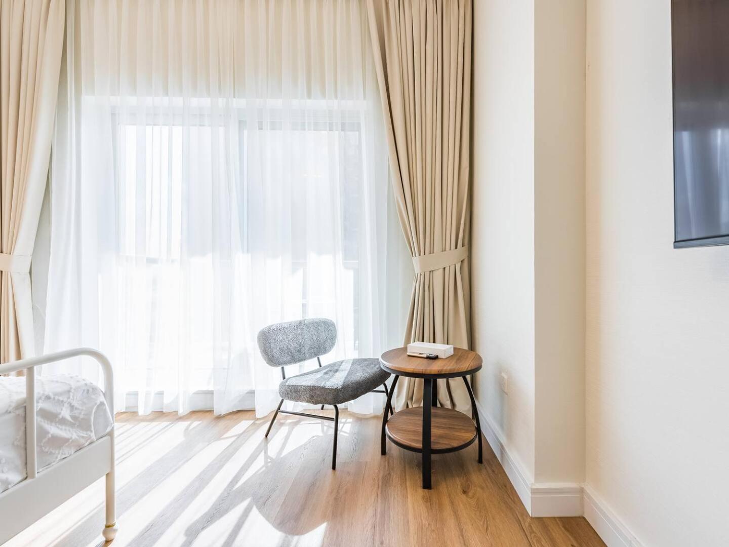 Special June Rate - Luxurious Studio - Golf View