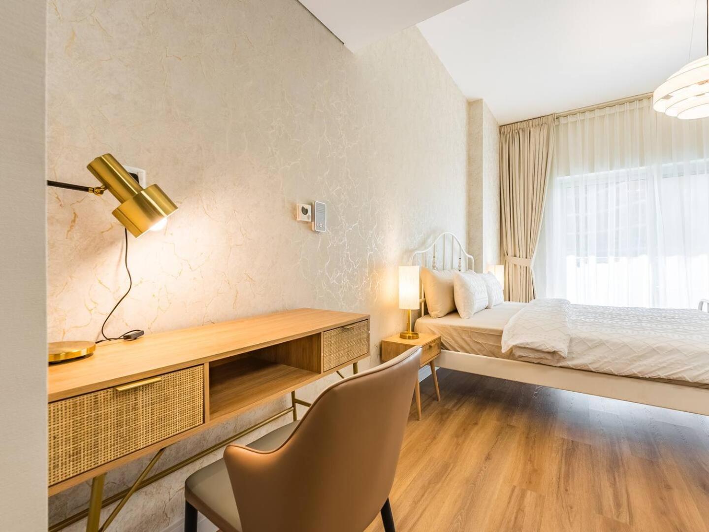 Special June Rate - Luxurious Studio - Golf View