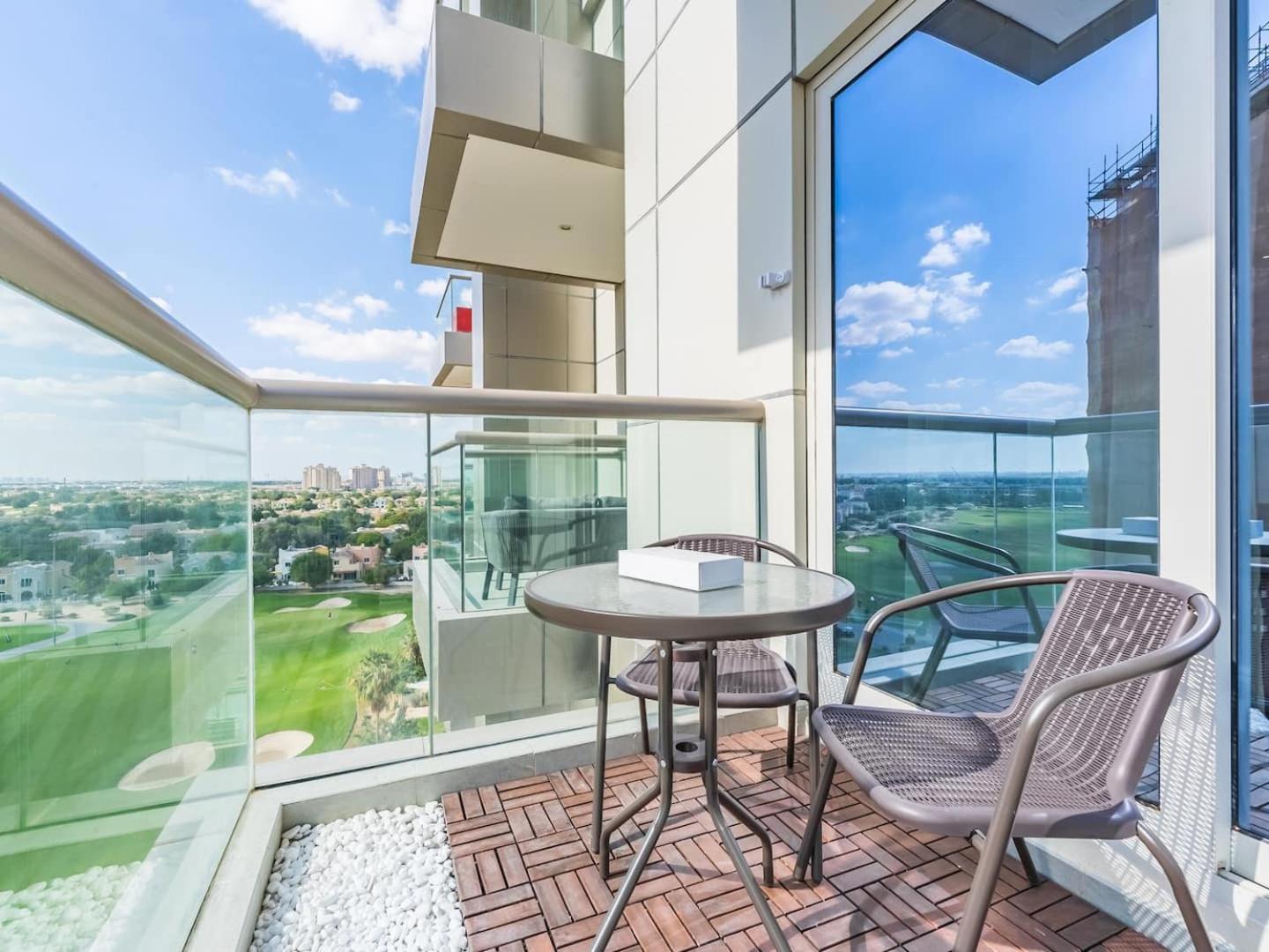 Special June Rate - Luxurious Studio - Golf View Apartment