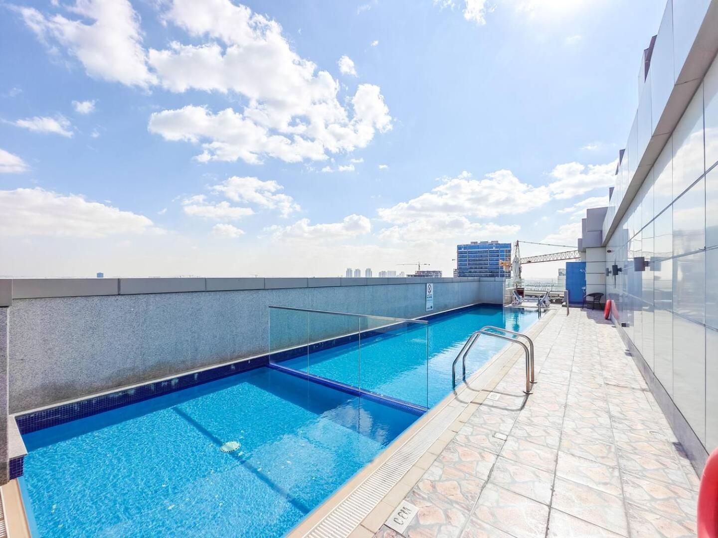 Special June Rate - Luxurious Studio - Golf View *