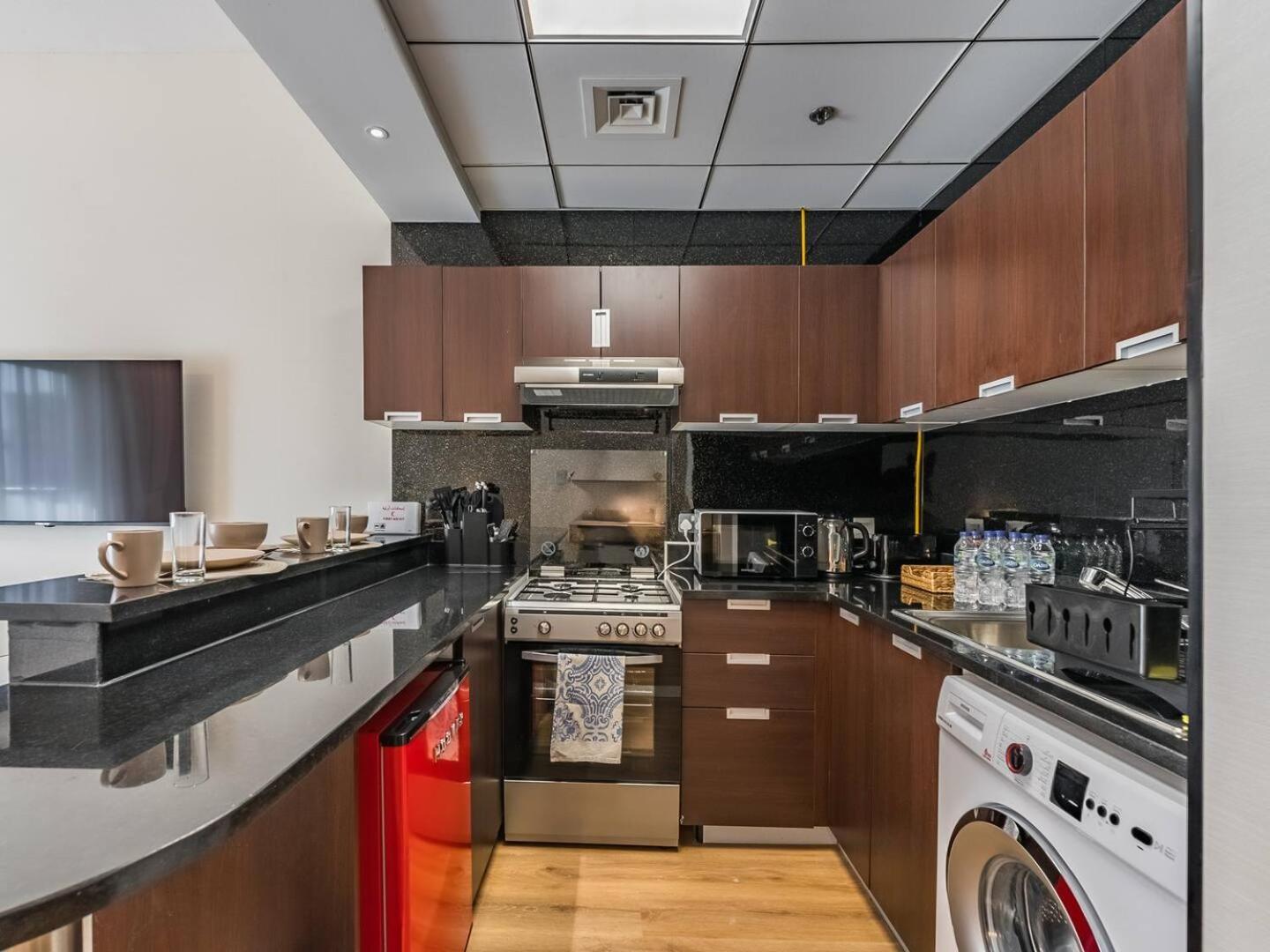 Special June Rate - Luxurious Studio - Golf View Apartment
