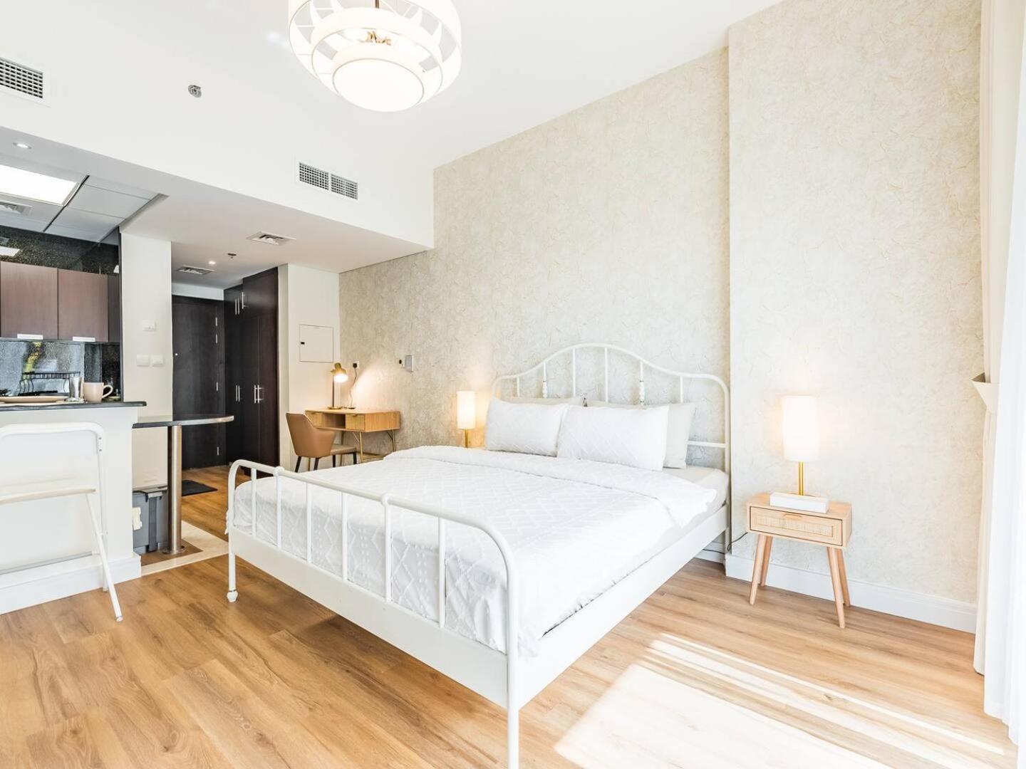 Special June Rate - Luxurious Studio - Golf View Apartment *